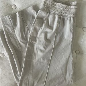 Lulu cropped lightweight pants